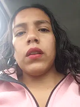 Snapshot of loveHoney02 chatting on 02-14-25, 05:03 loveHoney02 online show from 02-14-25, 05:03