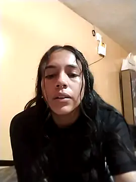 Snapshot of loveHoney02 chatting on 01-08-26, 08:00 loveHoney02 online show from 01-08-26, 08:00