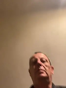 Snapshot of chubbybear2cum chatting on 09-20-25, 03:40 chubbybear2cum online show from 09-20-25, 03:40