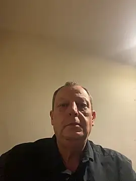 Snapshot of chubbybear2cum chatting on 09-20-25, 10:44 chubbybear2cum online show from 09-20-25, 10:44