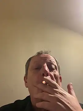 Snapshot of chubbybear2cum chatting on 11-15-25, 11:32 chubbybear2cum online show from 11-15-25, 11:32