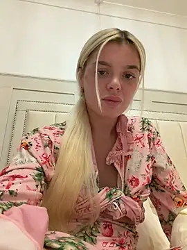 Snapshot of IrishTeenBarbie69 chatting on 06-11-26, 09:57 IrishTeenBarbie69 online show from 06-11-26, 09:57