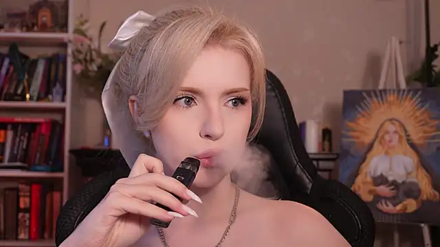 Chriss Fox online show from 04-22-26, 03:35