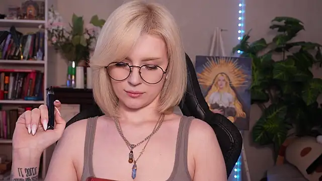 Chriss Fox online show from 04-28-26, 03:28