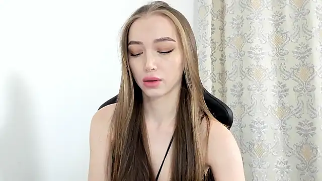 Snapshot of Sweet-bb chatting on 12-03-24, 12:35 Sweet-bb online show from 12-03-24, 12:35