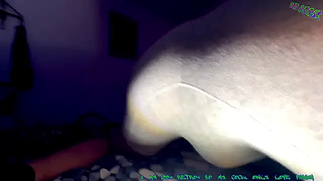 Snapshot of Deutscher_Gro8schwanz_88 chatting on 02-08-25, 04:25 Deutscher Gro8schwanz 88 online show from 02-08-25, 04:25