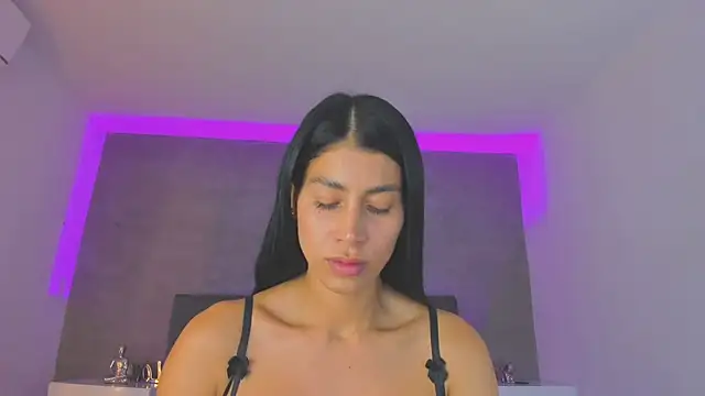 jasminehill  online show from 02-22-25, 08:31