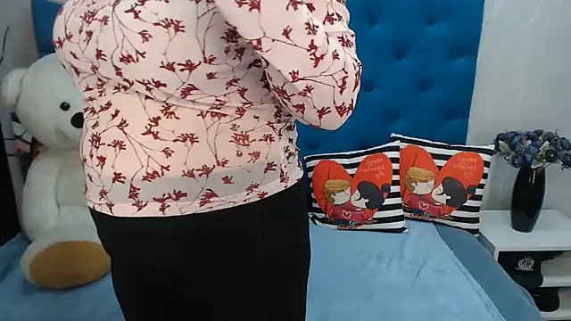 Snapshot of Sexy_MALIKKA chatting on 01-20-25, 12:49 Sexy MALIKKA online show from 01-20-25, 12:49