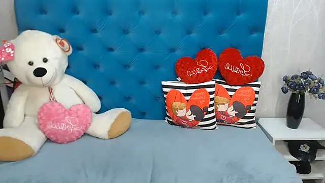 Snapshot of Sexy_MALIKKA chatting on 02-14-25, 11:10 Sexy MALIKKA online show from 02-14-25, 11:10