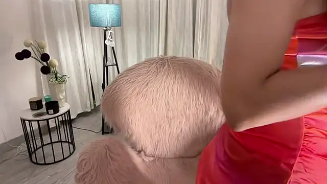 Snapshot of Unique-Beauty chatting on 01-11-25, 02:15 Unique-Beauty online show from 01-11-25, 02:15