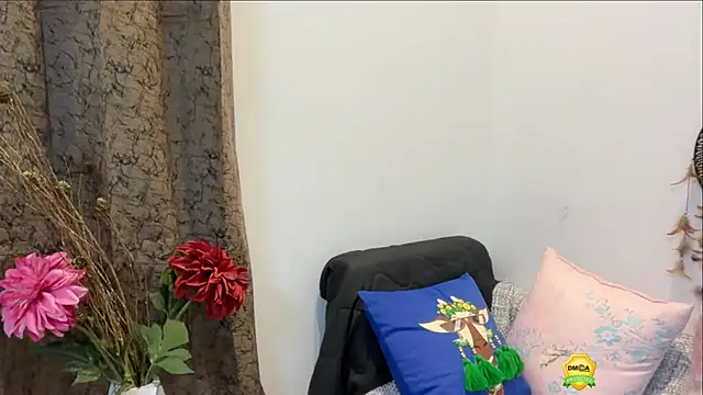 Snapshot of Unique-Beauty chatting on 09-25-25, 04:43 Unique-Beauty online show from 09-25-25, 04:43