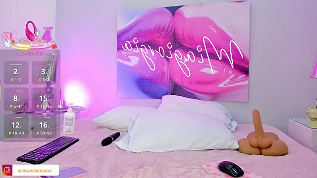 Snapshot of Miagiorgia_ chatting on 12-04-25, 07:55 Miagiorgia online show from 12-04-25, 07:55