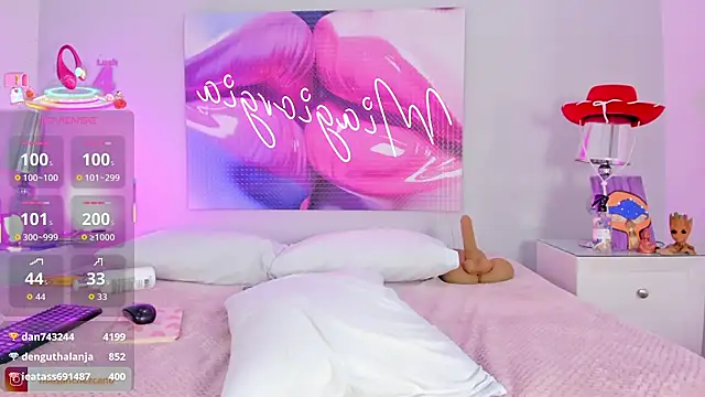 Snapshot of Miagiorgia_ chatting on 12-05-25, 07:21 Miagiorgia online show from 12-05-25, 07:21