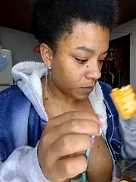 Snapshot of Selket11 chatting on 12-30-24, 11:04 Selket11 online show from 12-30-24, 11:04