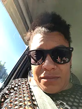 Snapshot of Selket11 chatting on 01-01-25, 01:48 Selket11 online show from 01-01-25, 01:48