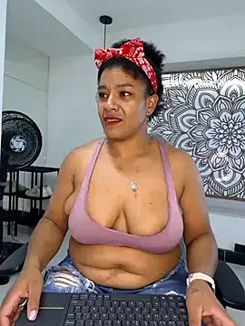 Snapshot of Selket11 chatting on 01-03-25, 05:10 Selket11 online show from 01-03-25, 05:10