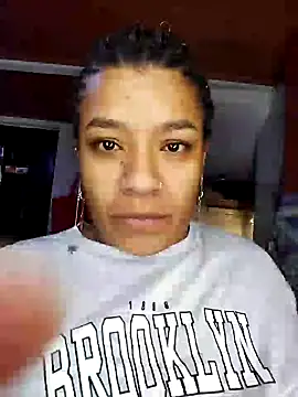 Snapshot of Selket11 chatting on 02-10-25, 09:36 Selket11 online show from 02-10-25, 09:36