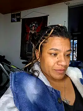 Snapshot of Selket11 chatting on 02-14-25, 10:49 Selket11 online show from 02-14-25, 10:49