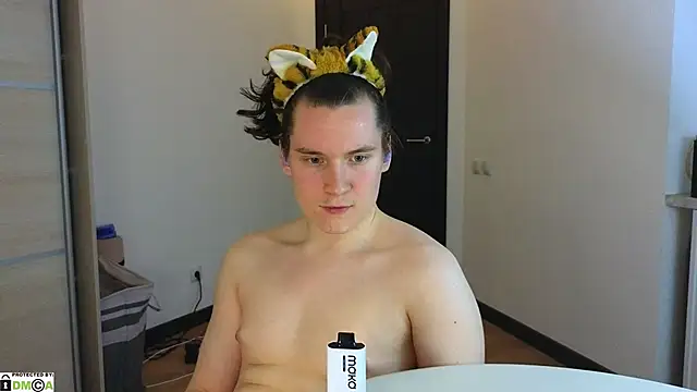 Snapshot of MoreRealAlex chatting on 02-11-25, 01:31 MoreRealAlex online show from 02-11-25, 01:31