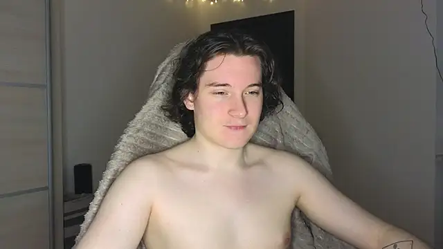 Snapshot of MoreRealAlex chatting on 11-13-25, 09:58 MoreRealAlex online show from 11-13-25, 09:58