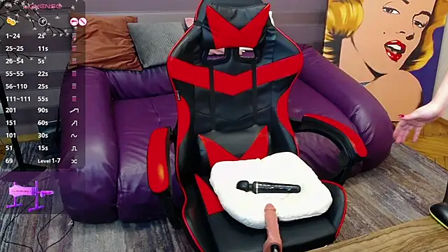 Snapshot of Light-Angel chatting on 01-11-25, 01:43 Light-Angel online show from 01-11-25, 01:43