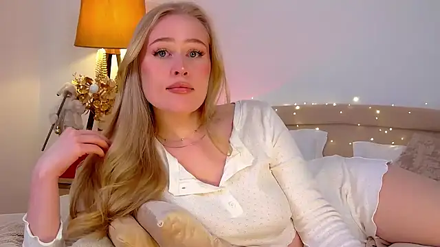 JuliaJaee online show from 01-11-25, 11:24