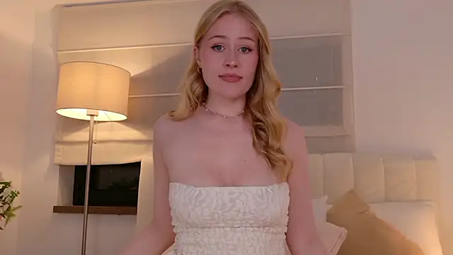 JuliaJaee online show from 04-20-26, 04:43