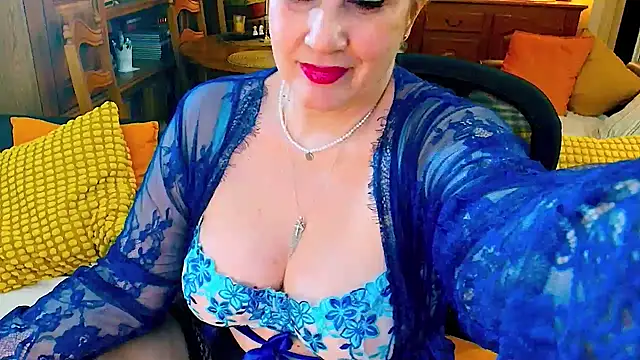 Snapshot of GattonaBiondona chatting on 03-05-26, 09:05 GattonaBiondona online show from 03-05-26, 09:05