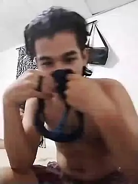 Boypolla11 online show from 12-19-24, 02:23