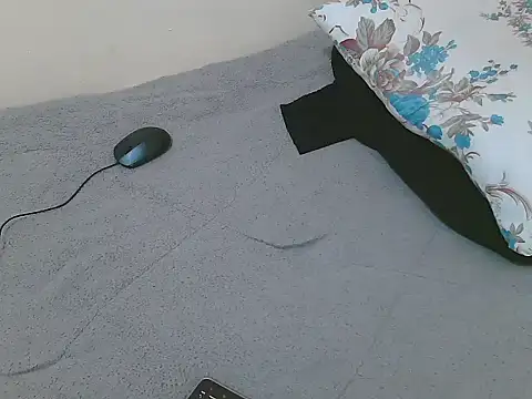 Snapshot of lella-0 chatting on 02-10-25, 07:07 lella-0 online show from 02-10-25, 07:07