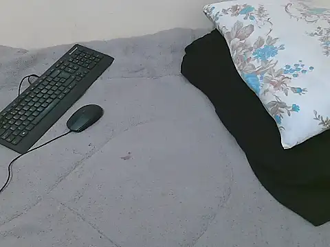 Snapshot of lella-0 chatting on 02-17-25, 05:43 lella-0 online show from 02-17-25, 05:43