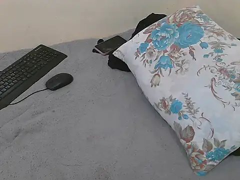 Snapshot of lella-0 chatting on 02-18-25, 04:16 lella-0 online show from 02-18-25, 04:16