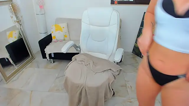 Snapshot of Darya_Baby chatting on 11-29-25, 07:17 Darya Baby online show from 11-29-25, 07:17