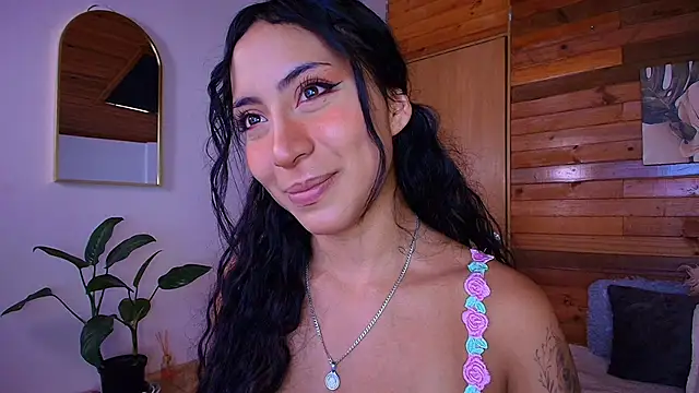 Snapshot of amber_curly chatting on 05-09-26, 05:07 amber curly online show from 05-09-26, 05:07