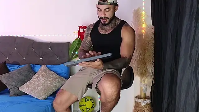 john cartter1 online show from 04-25-26, 02:03