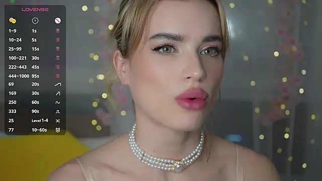 Snapshot of JodyBlow chatting on 02-25-25, 06:31 JodyBlow online show from 02-25-25, 06:31