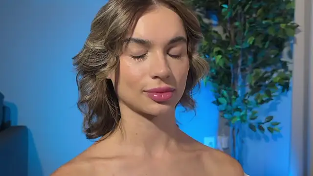 Snapshot of JodyBlow chatting on 09-27-25, 07:57 JodyBlow online show from 09-27-25, 07:57