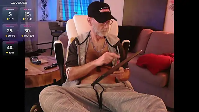 Snapshot of Towndude123 chatting on 12-30-24, 02:42 Towndude123 online show from 12-30-24, 02:42