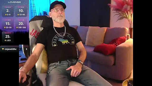 Snapshot of Towndude123 chatting on 03-16-25, 03:04 Towndude123 online show from 03-16-25, 03:04