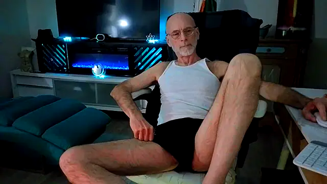 Snapshot of Towndude123 chatting on 04-23-26, 06:25 Towndude123 online show from 04-23-26, 06:25