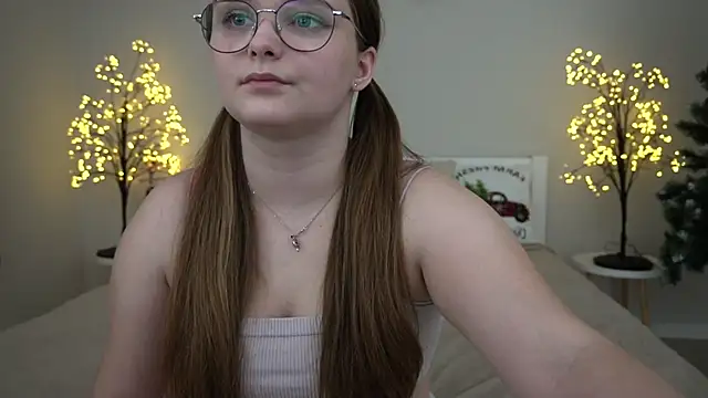 Snapshot of MagicPeachh_ chatting on 01-22-25, 01:53 MagicPeachh  online show from 01-22-25, 01:53