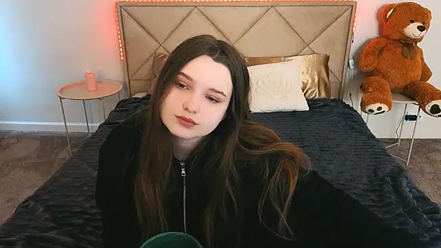 MagicPeachh  online show from 04-08-26, 06:13