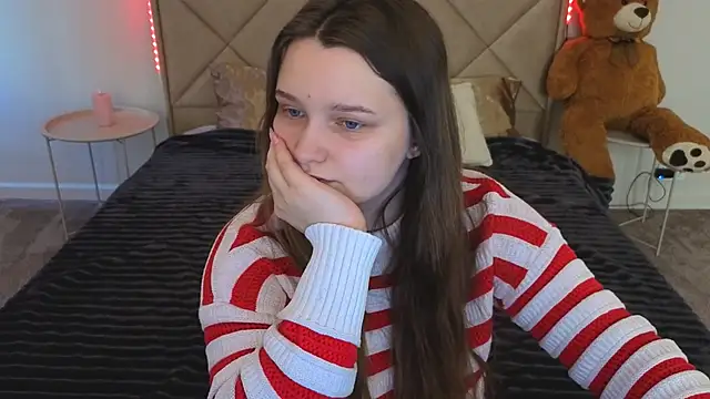 MagicPeachh  online show from 04-13-26, 05:35