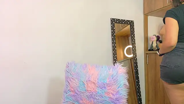 Snapshot of im_anna_ chatting on 11-23-25, 04:07 im anna online show from 11-23-25, 04:07