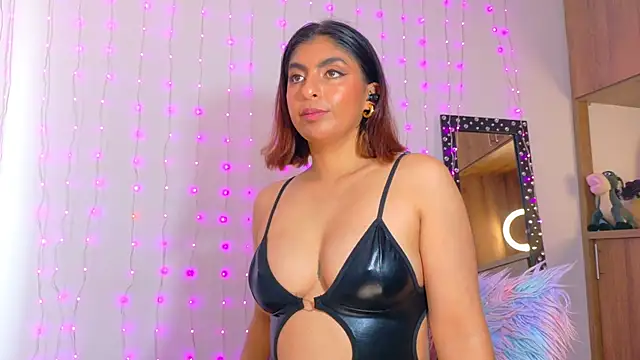 Snapshot of im_anna_ chatting on 12-17-25, 04:02 im anna online show from 12-17-25, 04:02