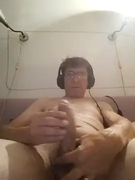 Snapshot of felice66 chatting on 09-14-25, 04:28 felice66 online show from 09-14-25, 04:28