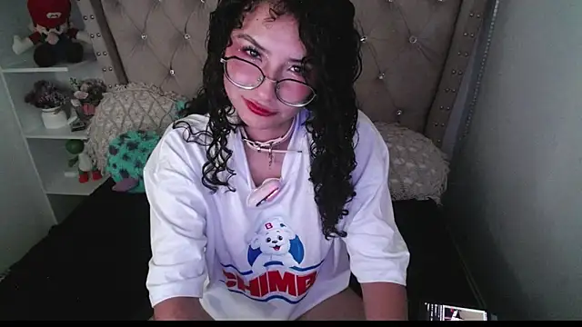 Snapshot of CherieCurl chatting on 09-30-25, 02:38 CherieCurl online show from 09-30-25, 02:38