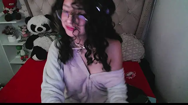 Snapshot of CherieCurl chatting on 10-28-25, 01:42 CherieCurl online show from 10-28-25, 01:42