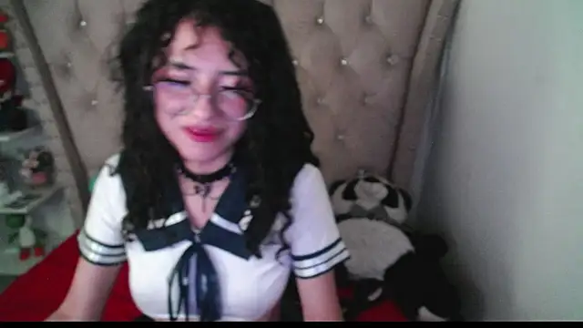 Snapshot of CherieCurl chatting on 11-06-25, 10:54 CherieCurl online show from 11-06-25, 10:54