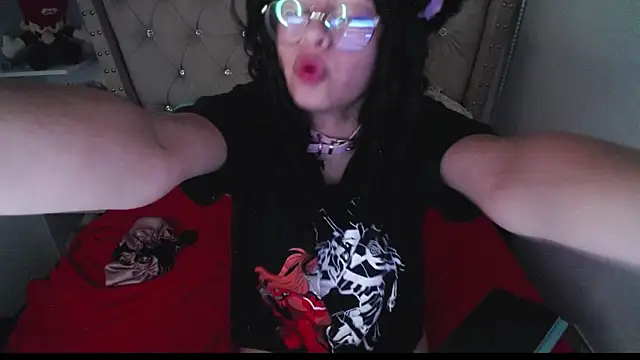 Snapshot of CherieCurl chatting on 11-14-25, 12:48 CherieCurl online show from 11-14-25, 12:48